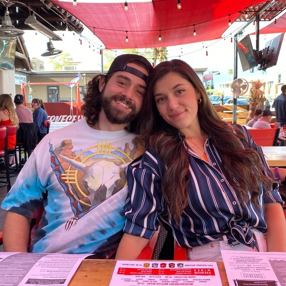 Meet your Posher, Nicole - Picture 4 of 4